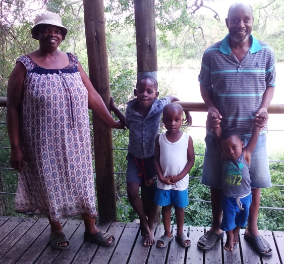 Zondi, Nikiwe and grandchildren